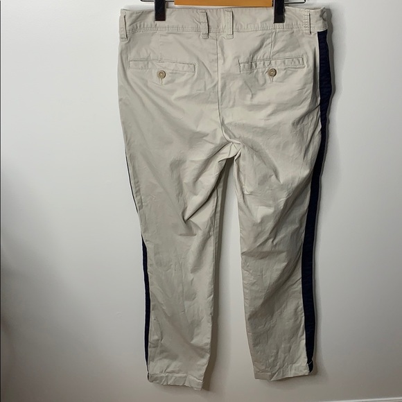 GAP khakis vintage rolled crop pants size two reg - Picture 4 of 8
